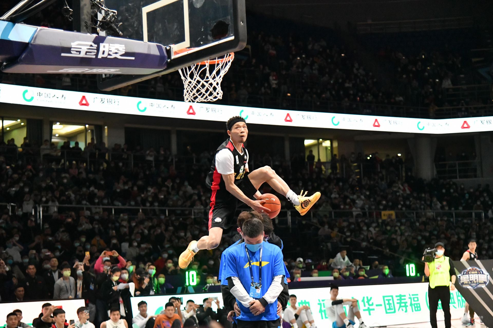 卓越表现和 卓越表现和