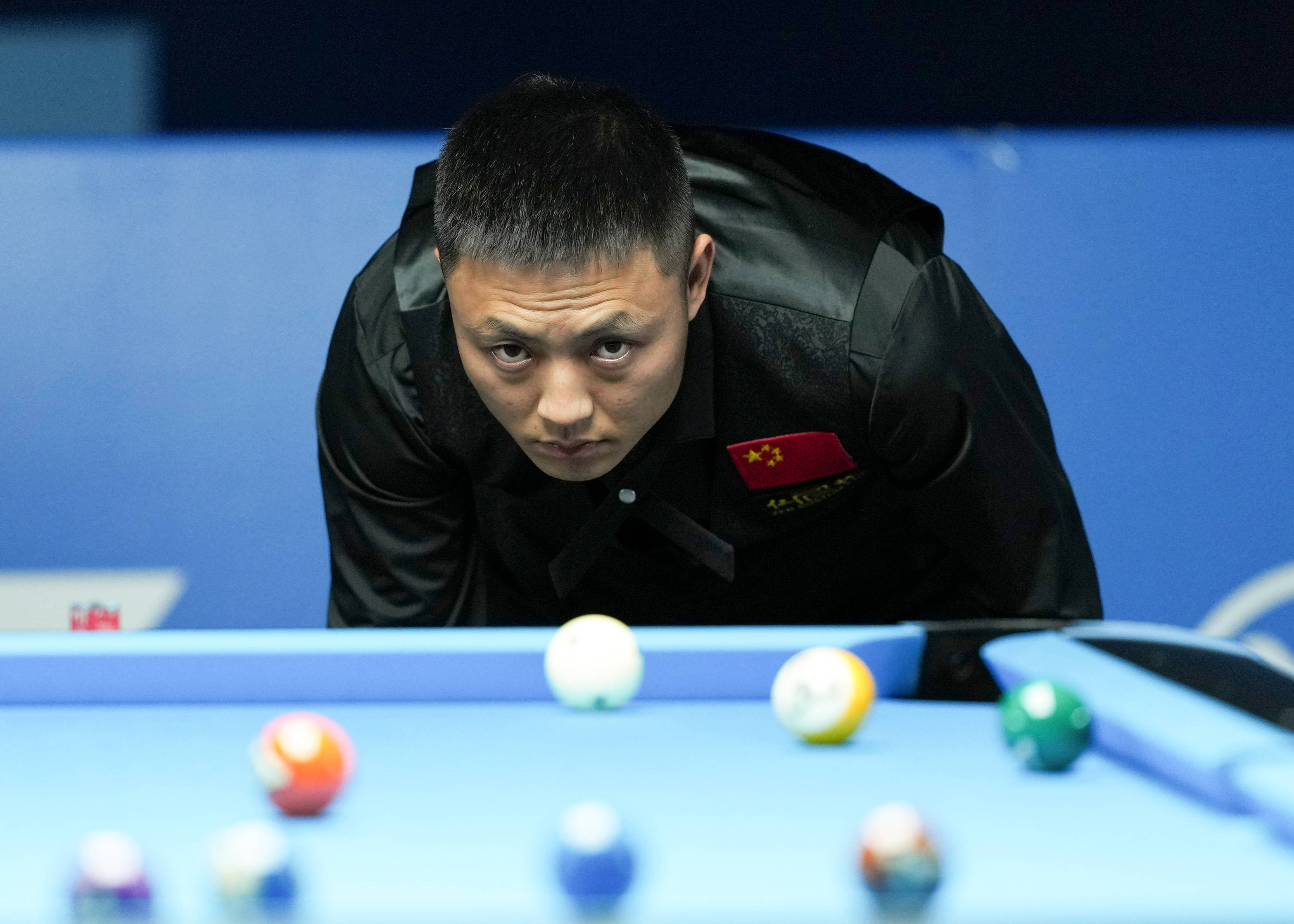 我们怀着无 我们怀着无